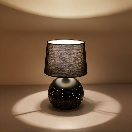 LuxeNoir | Elegant Kugleformet Lampe